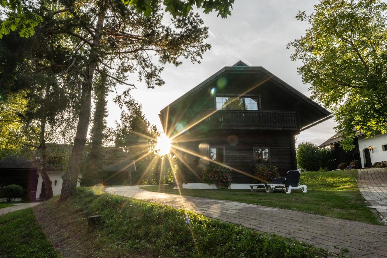 Naturel Hoteldorf Schoenleitn Latschach ober dem Faakersee Exteriér fotografie